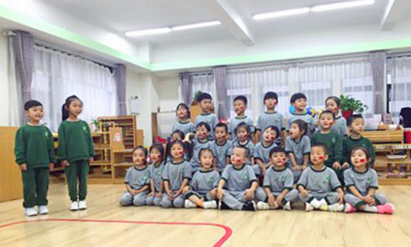 國(guó)庆节里的蒙特梭利幼儿园——红歌荡漾